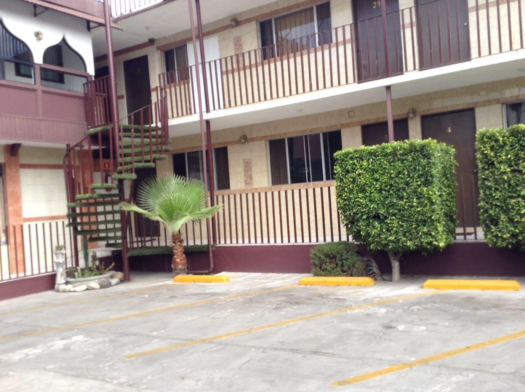 Hotel Sahara Chapultepec  Exterior photo